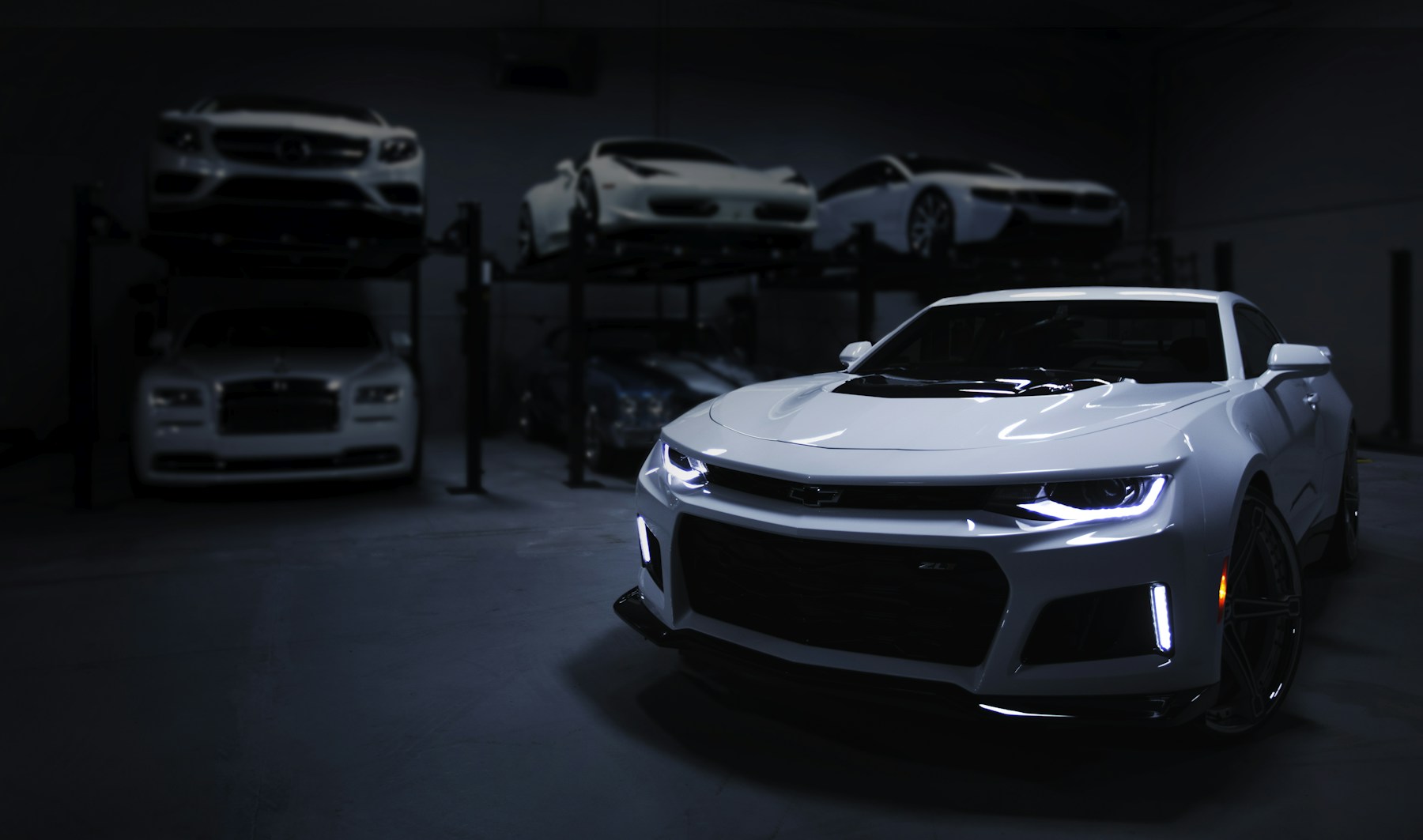 Automóvil particular blanco